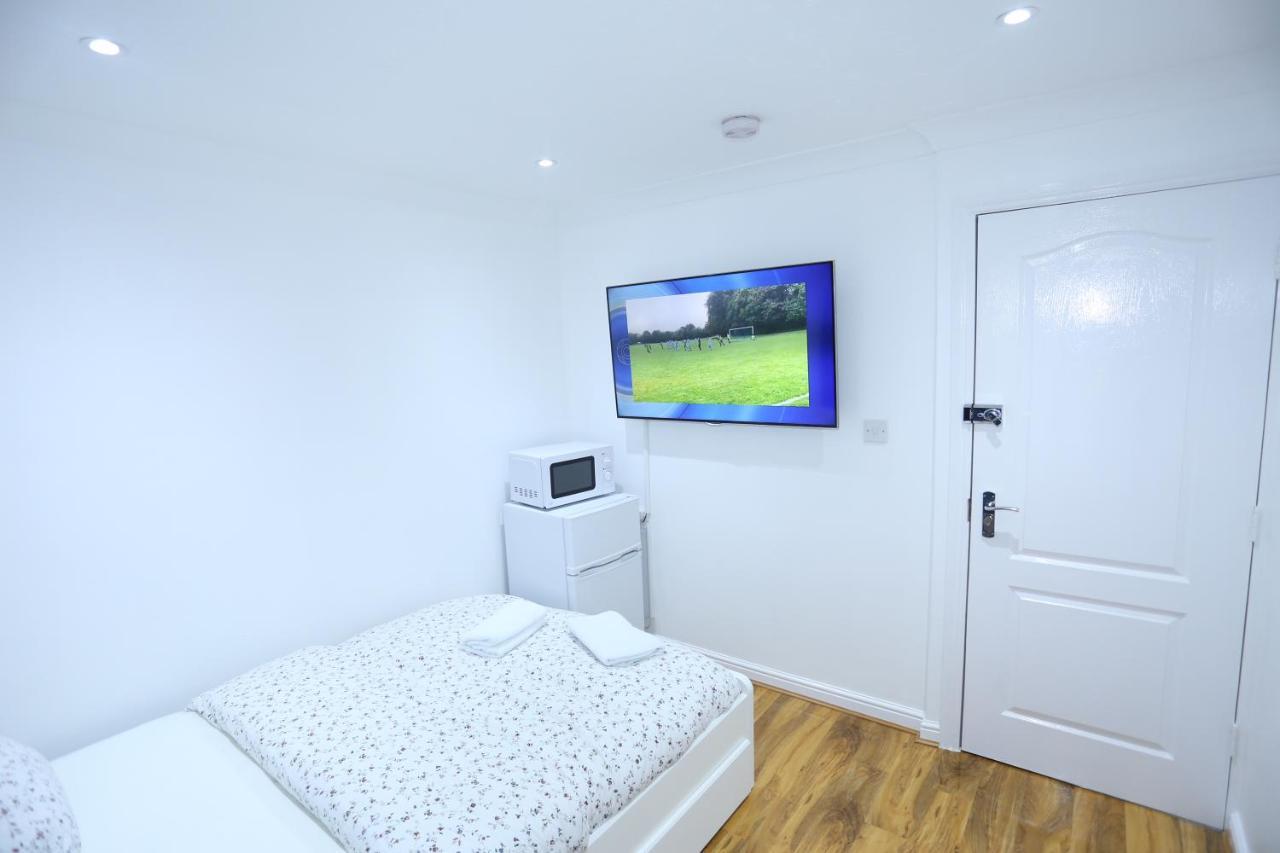 Cosy Room With En-Suite Bathroom And Shared Kitchen Thamesmead  Exterior photo